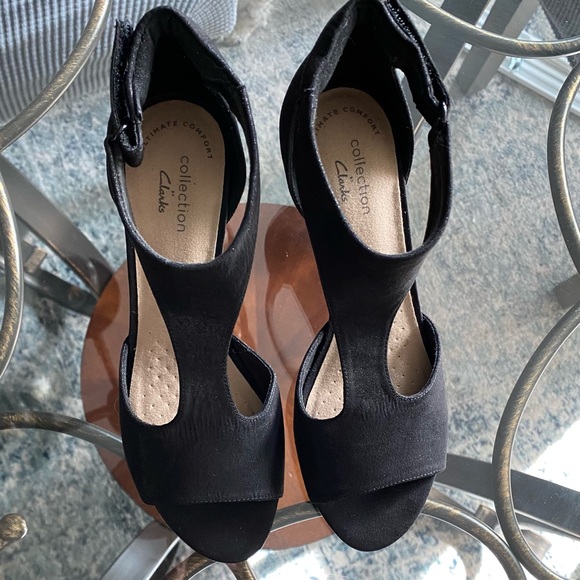 Clarks Shoes - Brand New Clarks Black Metallic Alice Flame style Size 7